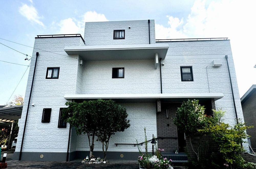 四日市市の外壁塗装をリペイント匠が施工した写真