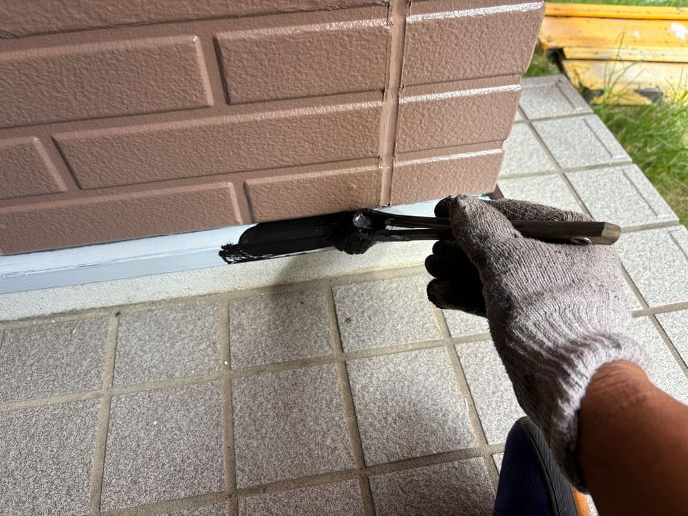 O様(鈴鹿市)水切り‗2回目 鈴鹿市の外壁塗装、屋根塗装をリペイント匠が施工した写真