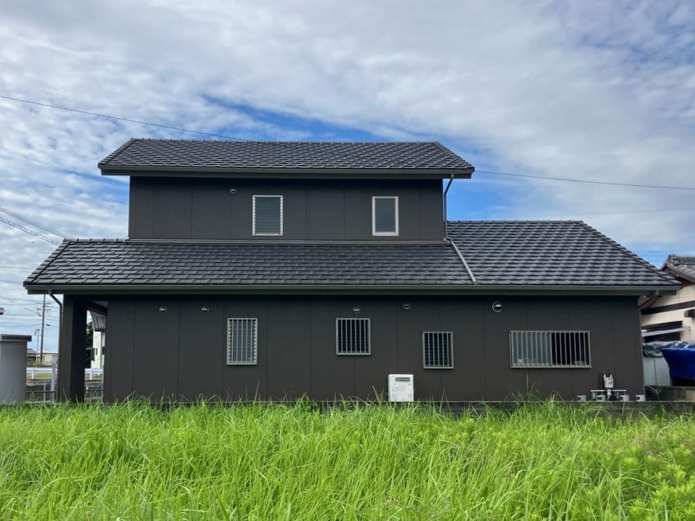 鈴鹿市の外壁塗装をリペイント匠が施工した写真