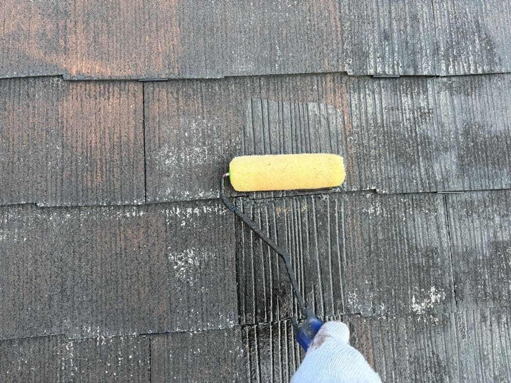 O様(鈴鹿市)屋根‗下塗り 鈴鹿市の外壁塗装、屋根塗装をリペイント匠が施工した写真