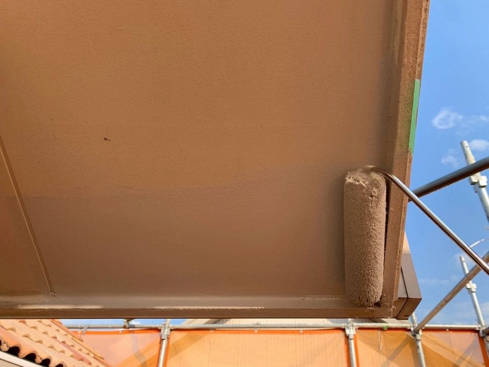 松阪市 S様軒天上塗り 松阪市の外壁塗装をリペイント匠が施工した写真