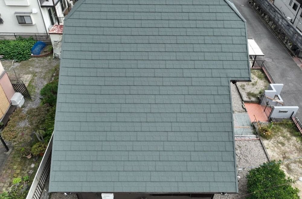 四日市市の屋根工事をリペイント匠が施工した写真