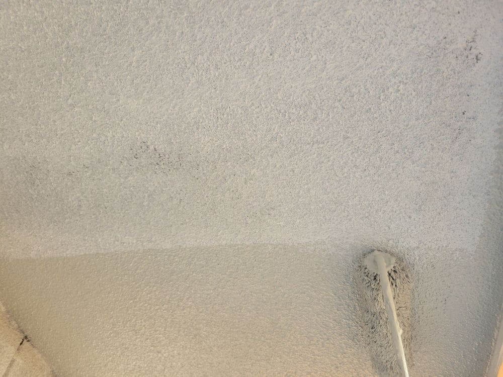 M様(伊賀市)_軒天(中塗り) (2) 伊賀市の外壁塗装をリペイント匠が施工した写真