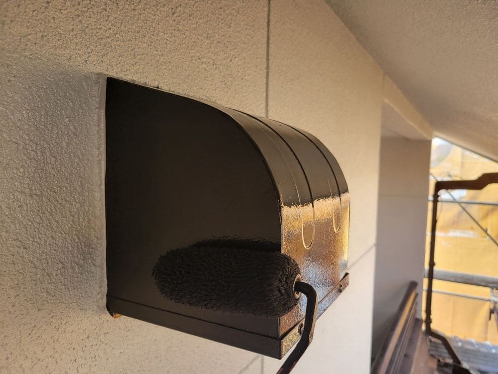 M様(伊賀市)_換気フード(上塗り) 伊賀市の外壁塗装をリペイント匠が施工した写真