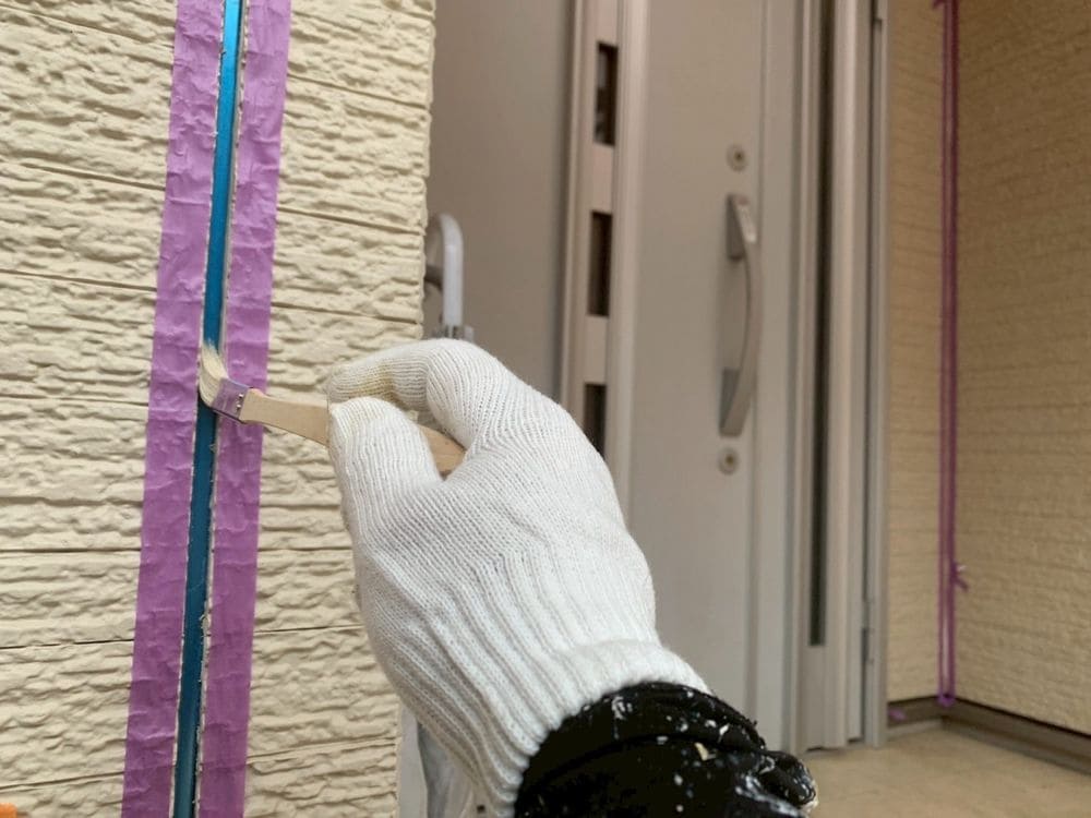 松阪市 S様コーキングプライマー塗布 松阪市の外壁塗装をリペイント匠が施工した写真