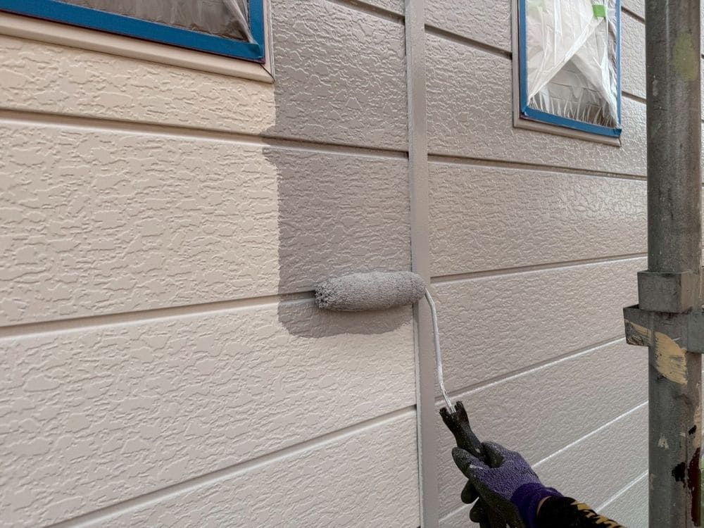 M様(亀山市)外壁‗下塗り 亀山市の外壁塗装をリペイント匠が施工した写真