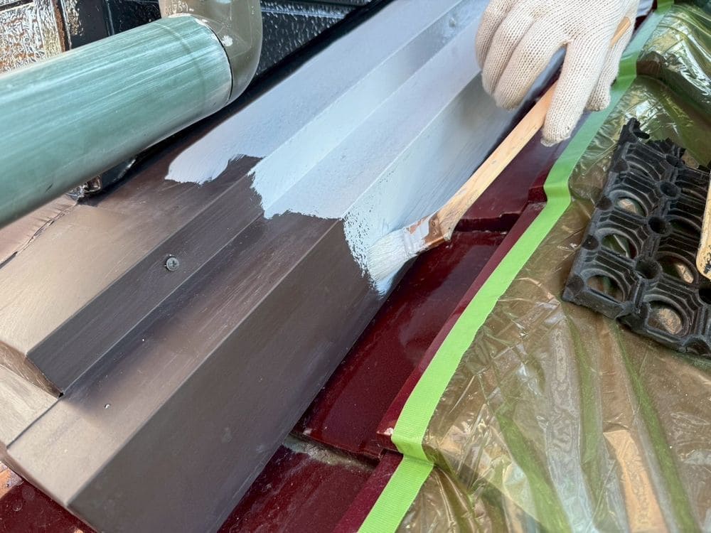 M様(亀山市)雨押え‗1回目 亀山市の外壁塗装をリペイント匠が施工した写真