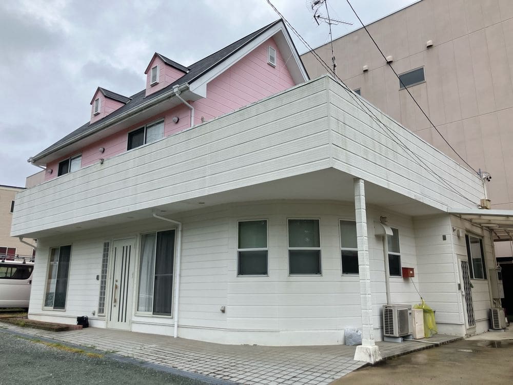 津市の外壁塗装、屋根工事をリペイント匠が施工した写真