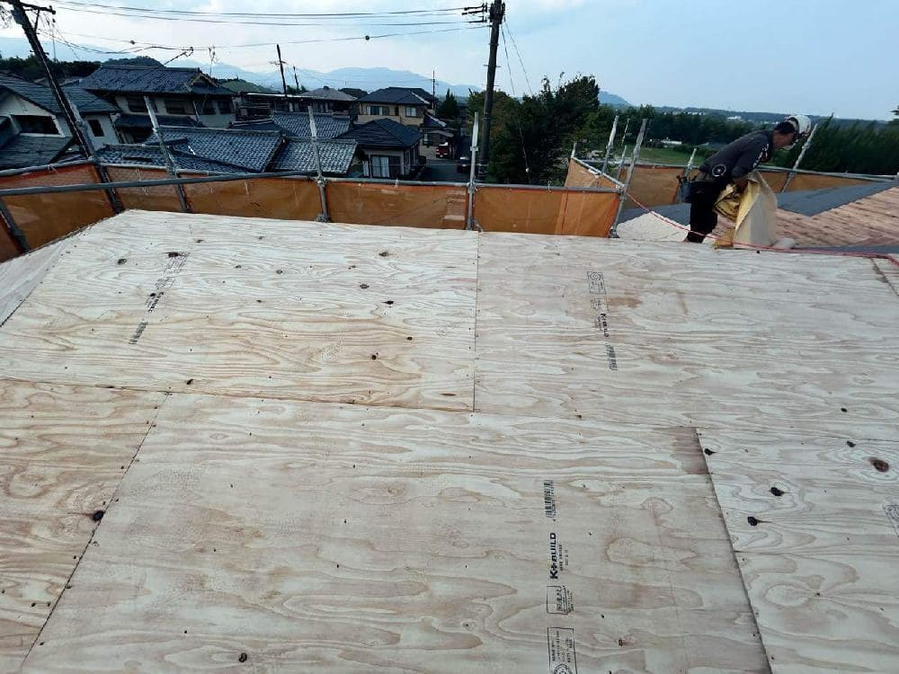 S様(津)屋根(葺き替え時コンパネ貼り2) 津市の外壁塗装、屋根工事をリペイント匠が施工した写真