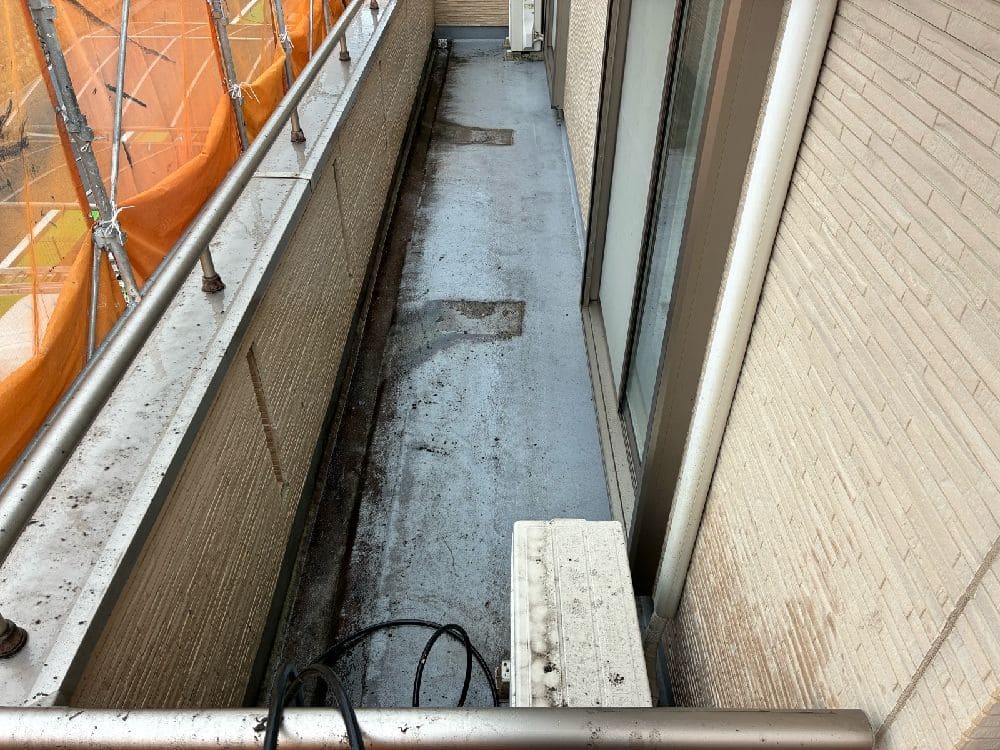 T様(津)防水(施工前) 津市の外壁塗装、防水工事をリペイント匠が施工した写真