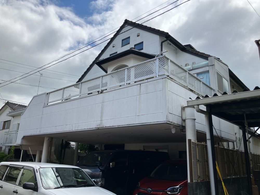 施工前_外壁全体 松阪市の外壁・屋根塗装と防水工事をリペイント匠が施工した写真