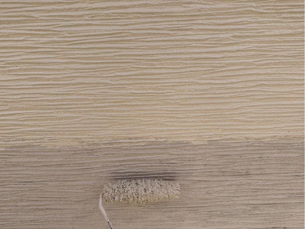 A様(四日市)外壁(中塗り1) 四日市市の外壁塗装、屋根塗装をリペイント匠が施工した写真