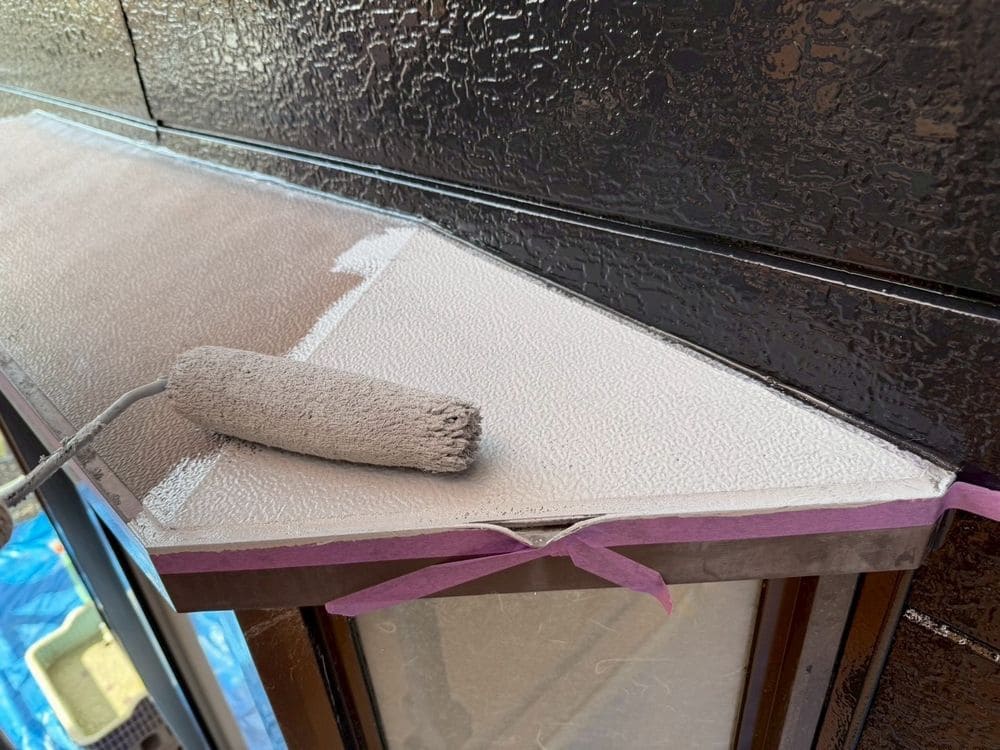 M様(亀山市)庇‗1回目 亀山市の外壁塗装をリペイント匠が施工した写真