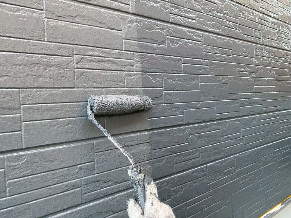 H様(津)外壁(上塗り1) (2) 津市の外壁塗装、屋根工事をリペイント匠が施工した写真