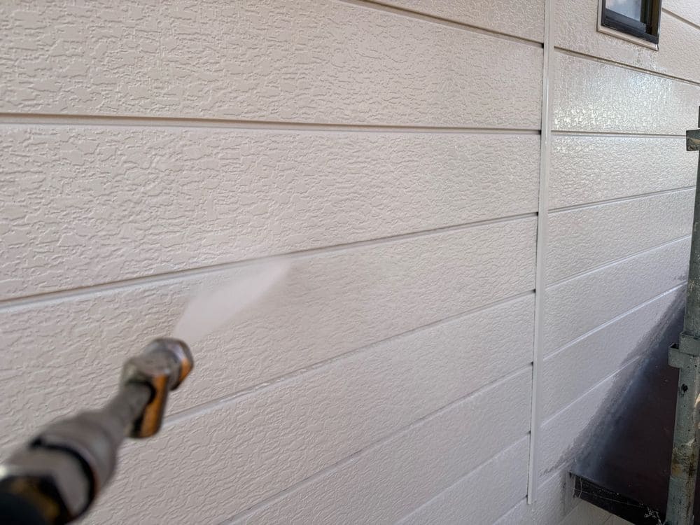 M様(亀山市)外壁‗高圧洗浄2 亀山市の外壁塗装をリペイント匠が施工した写真