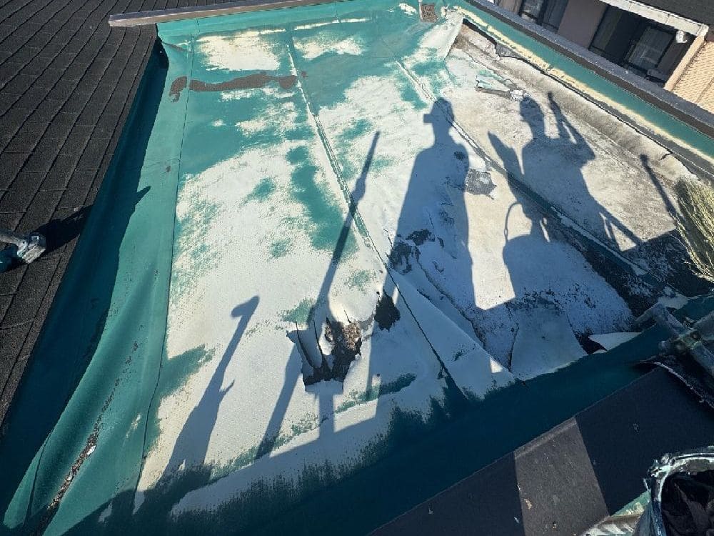 E様(津)防水(施工前) 津市で防水工事をリペイント匠が施工した写真