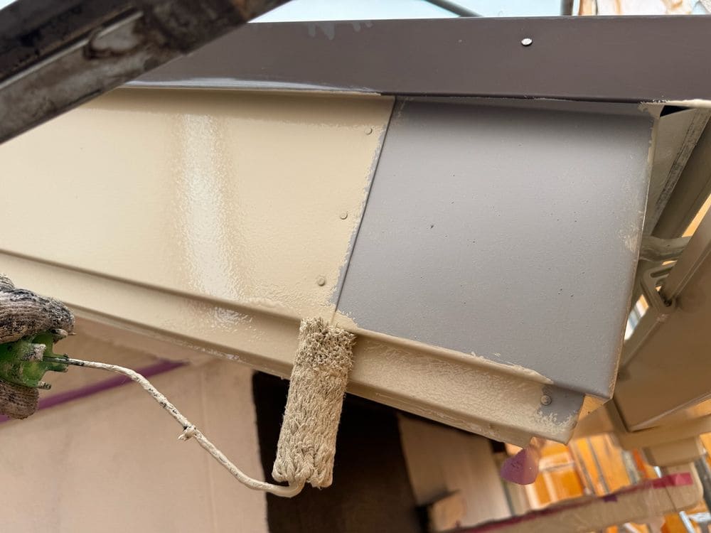 破風(中塗り) いなべ市で外壁・屋根塗装をリペイント匠が施工した写真