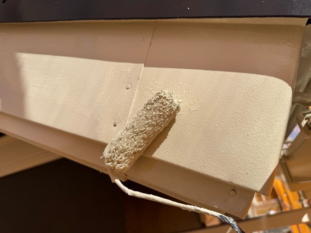 破風(上塗り) いなべ市で外壁・屋根塗装をリペイント匠が施工した写真