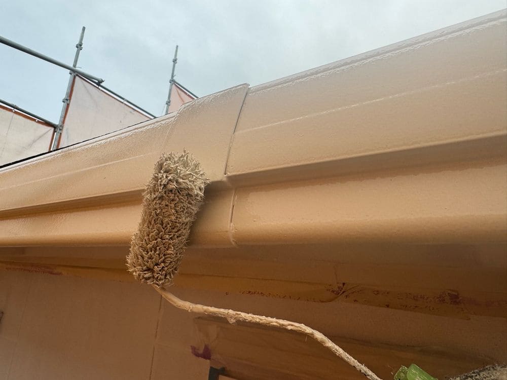 樋(上塗り) いなべ市で外壁・屋根塗装をリペイント匠が施工した写真