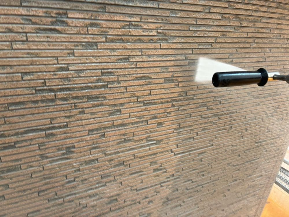 M様(伊勢市)外壁‗高圧洗浄 伊勢市の外壁塗装、屋根塗装をリペイント匠が施工した写真