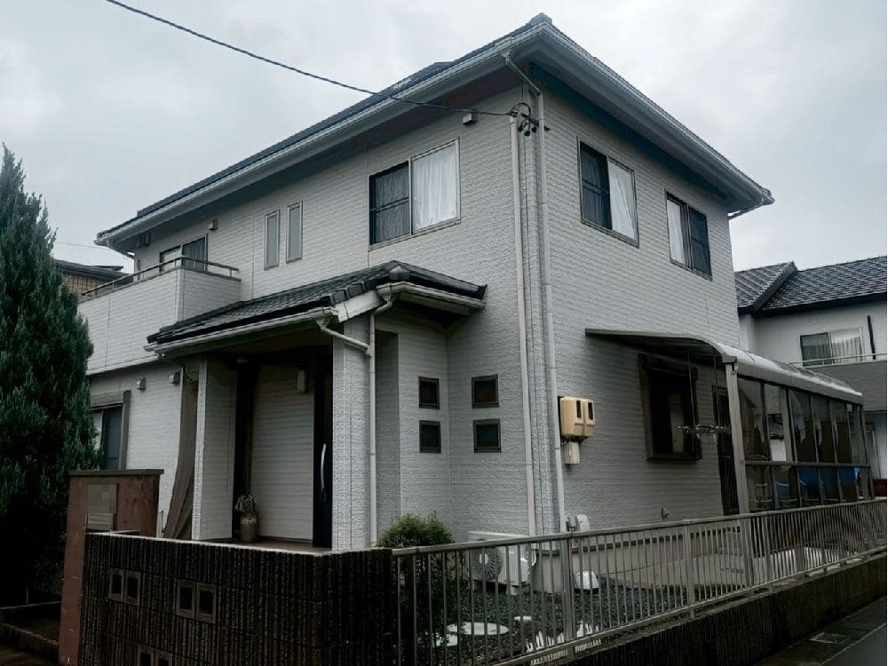 O様(菰野町)施工前_外壁全体 (2) 菰野町の外壁塗装、防水工事をリペイント匠が施工した写真