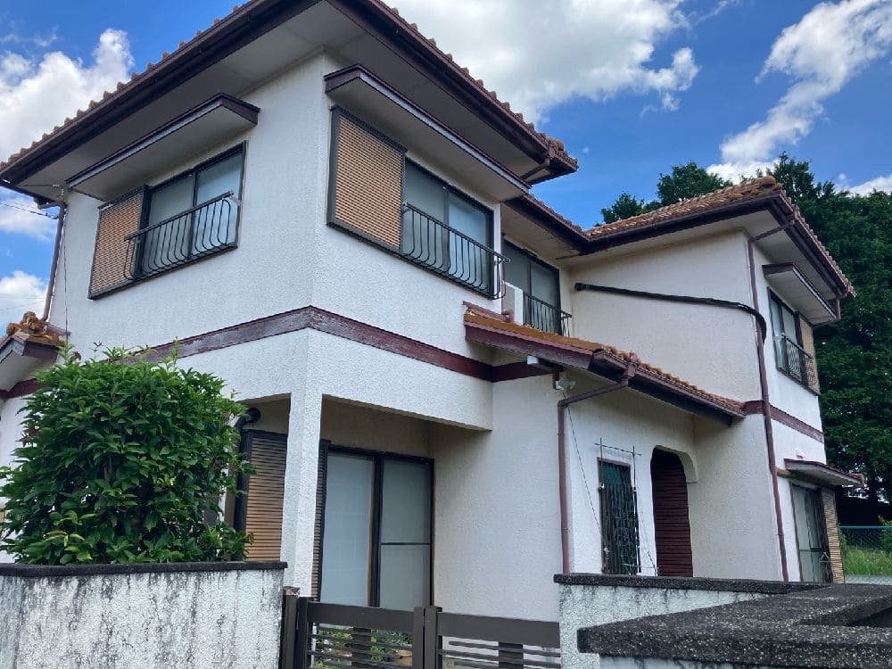 S様(津)施工前_外壁全体 (3) 津市の外壁塗装、屋根工事をリペイント匠が施工した写真