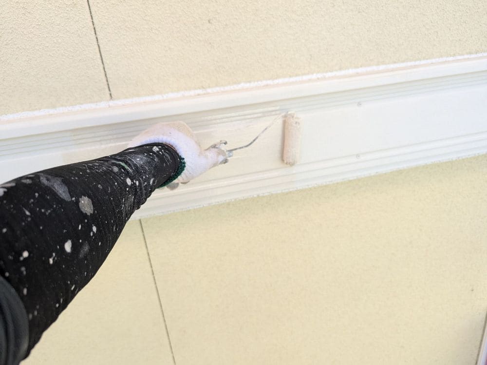 帯板(1回目) いなべ市で外壁・屋根塗装をリペイント匠が施工した写真