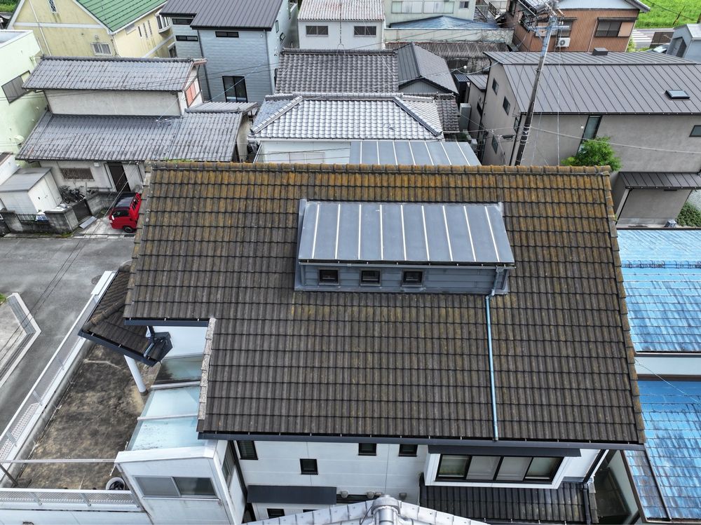 施工前_屋根全体 松阪市の外壁・屋根塗装と防水工事をリペイント匠が施工した写真