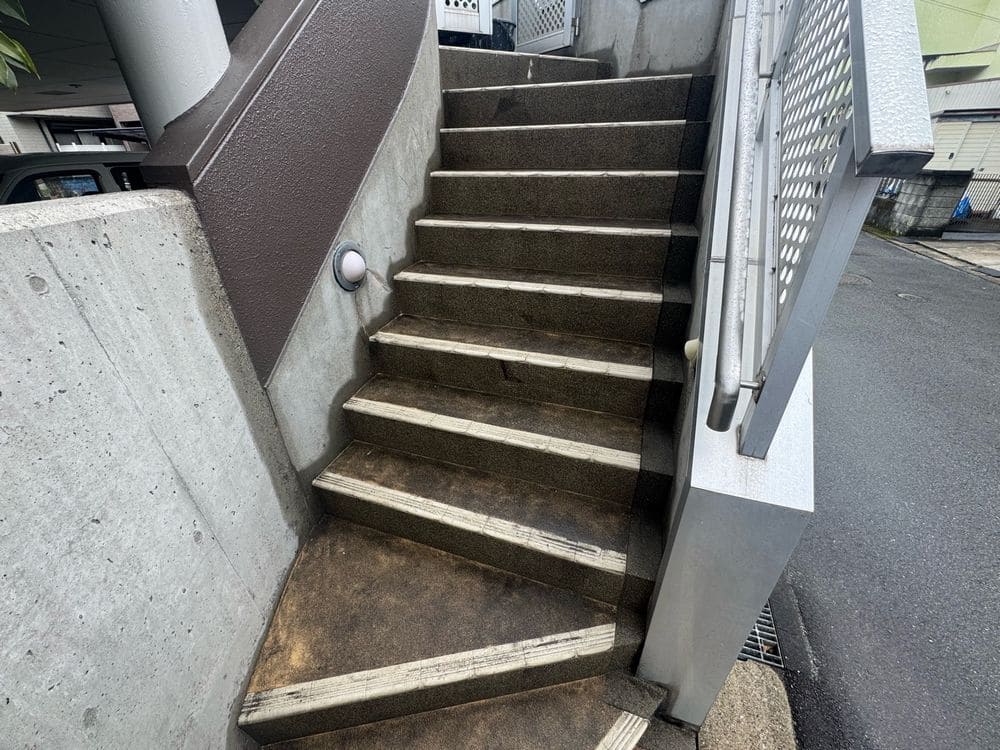 防水(施工前) 松阪市の外壁・屋根塗装と防水工事をリペイント匠が施工した写真