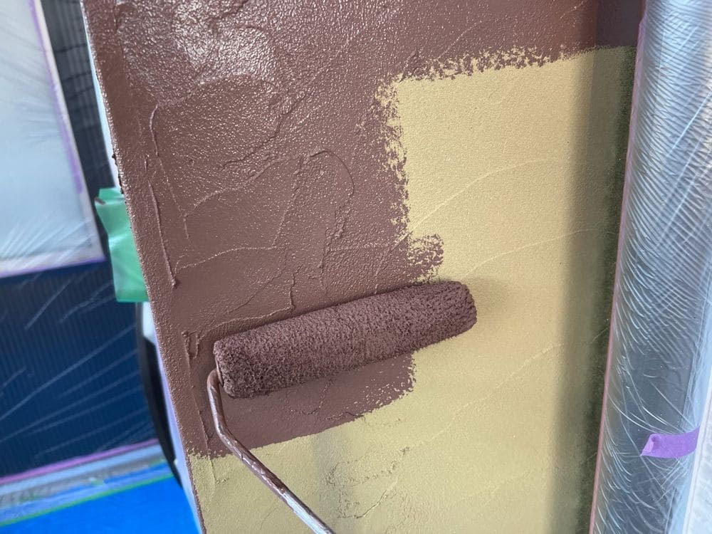 M様(伊勢市)外壁‗中塗り3 伊勢市の外壁塗装をリペイント匠が施工した写真