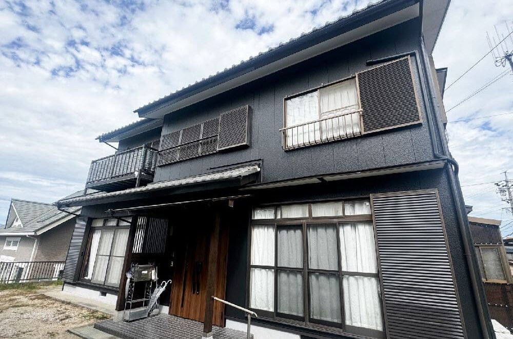 四日市市の外壁塗装をリペイント匠が施工した写真