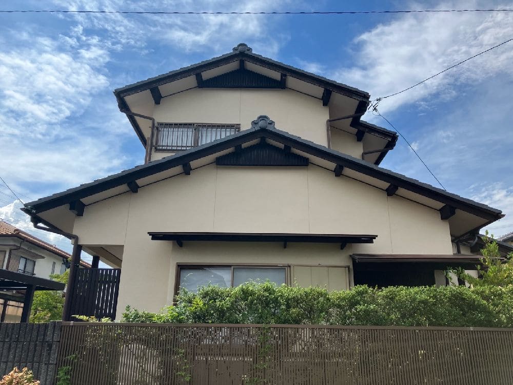 K様(津)施工前_外壁全体 (9) 津市で外壁塗装をリペイント匠が施工した写真