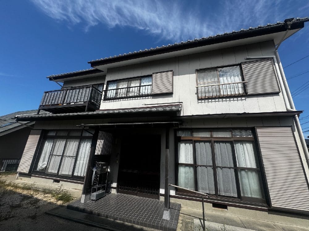 O様(四日市)施工前_外壁全体 四日市市の外壁塗装をリペイント匠が施工した写真