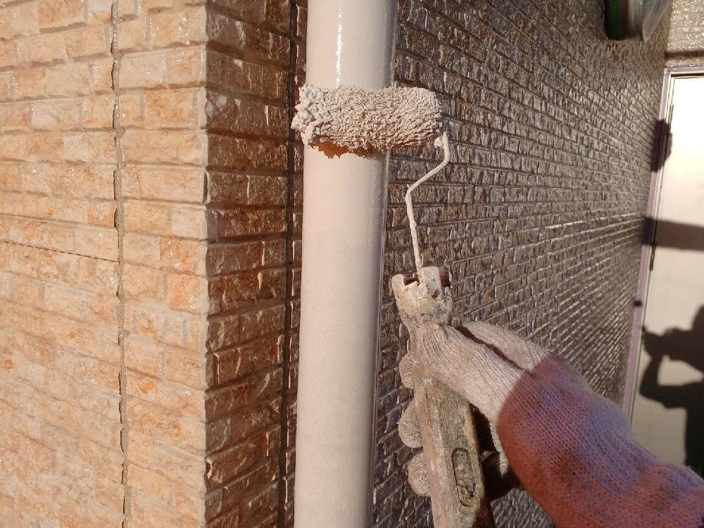 A様(四日市)樋(上塗り) 四日市市の外壁塗装、屋根塗装をリペイント匠が施工した写真