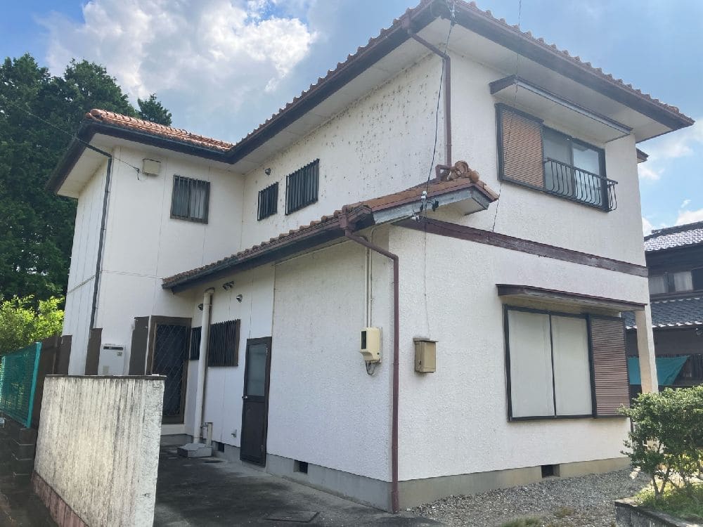 S様(津)施工前_外壁全体 (4) 津市の外壁塗装、屋根工事をリペイント匠が施工した写真