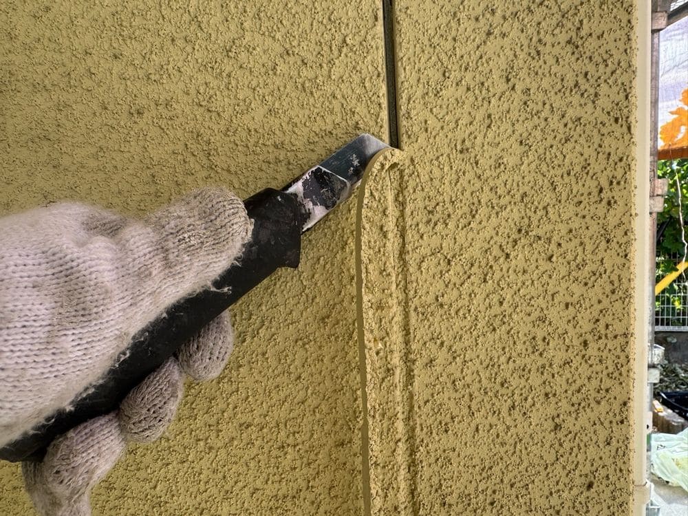 シール(撤去) いなべ市で外壁・屋根塗装をリペイント匠が施工した写真