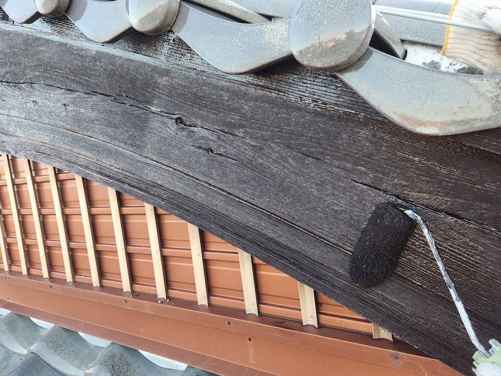 S様(亀山市)破風‗2回目 亀山市で外壁・屋根塗装をリペイント匠が施工した写真