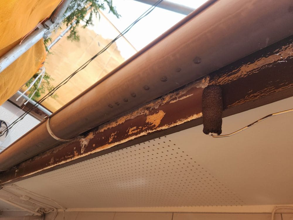 S様(亀山市)鼻隠し‗1回目 亀山市で外壁・屋根塗装をリペイント匠が施工した写真