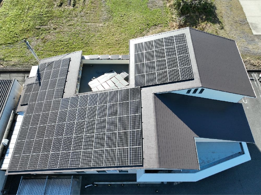 A様(四日市)施工後_屋根全体 四日市市の外壁塗装、屋根塗装をリペイント匠が施工した写真