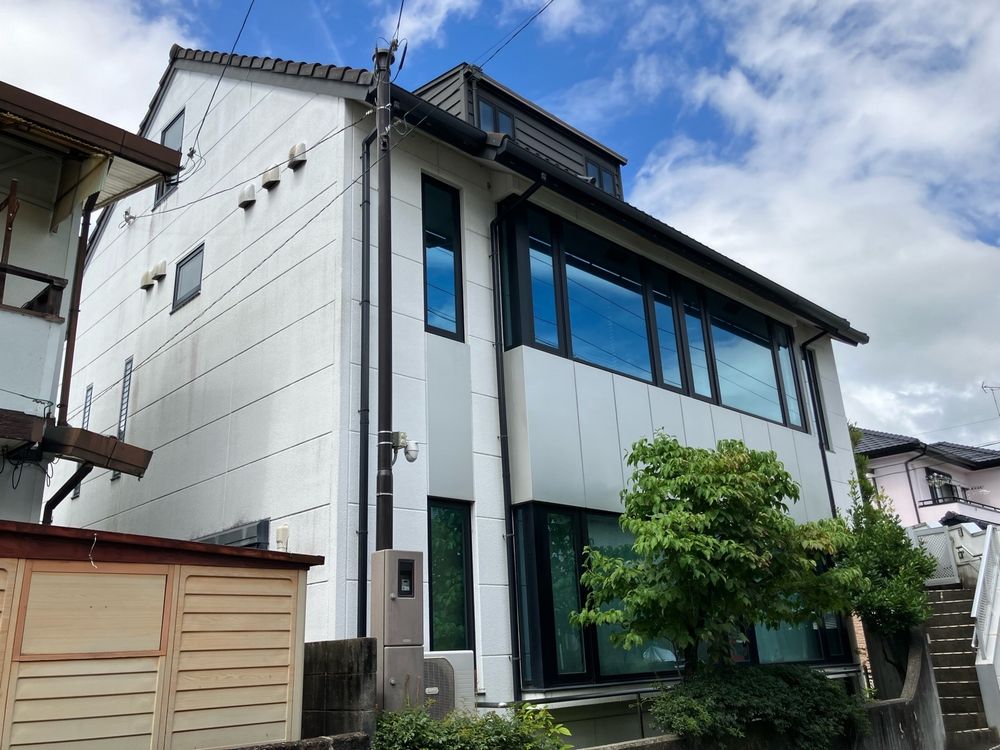 施工前_外壁全体 (3) 松阪市の外壁・屋根塗装と防水工事をリペイント匠が施工した写真