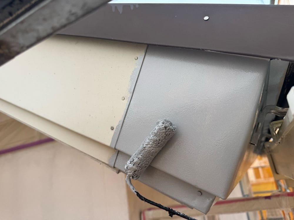 破風(下塗り) いなべ市で外壁・屋根塗装をリペイント匠が施工した写真