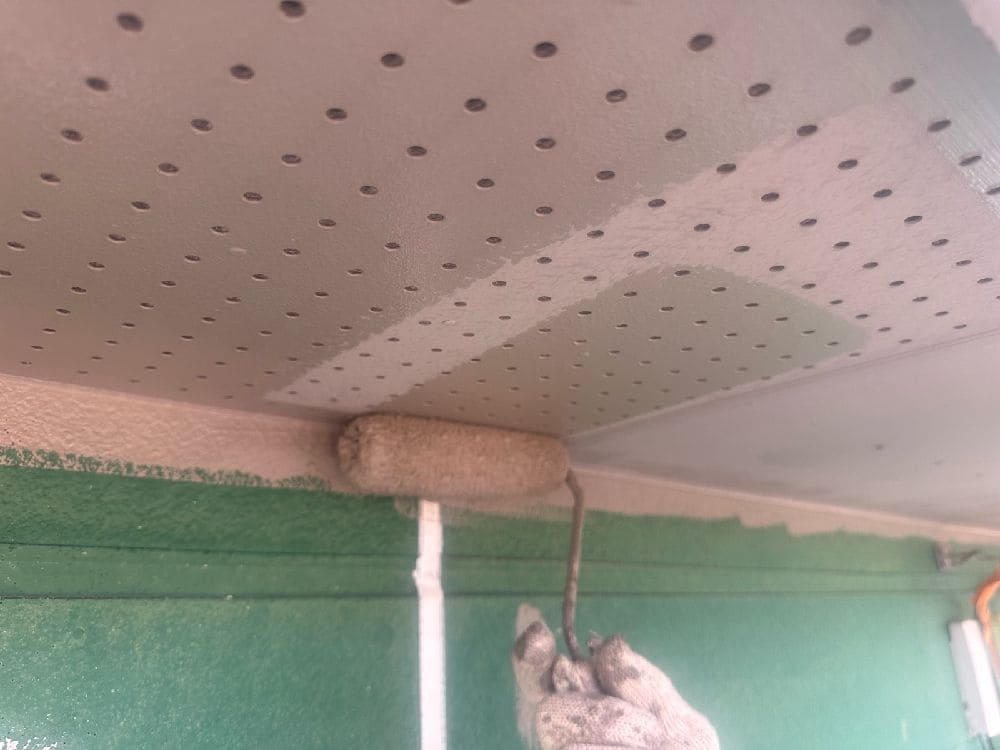 (津)軒天(上塗り) (3) 津市の外壁塗装をリペイント匠が施工した写真