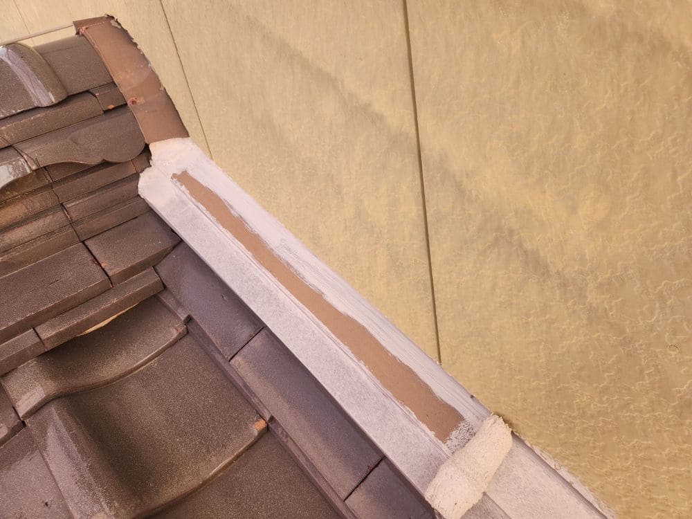 S様(亀山市)水切り‗1回目2 亀山市で外壁・屋根塗装をリペイント匠が施工した写真