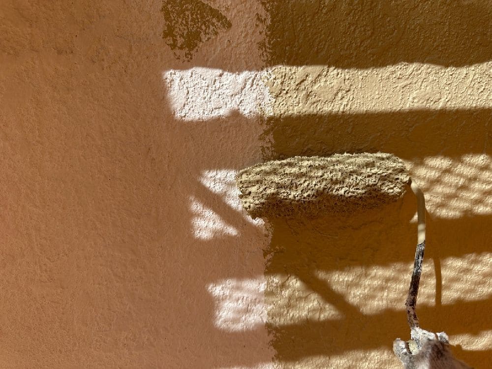 S様(津)外壁(中塗り1) 津市の外壁塗装、屋根工事をリペイント匠が施工した写真