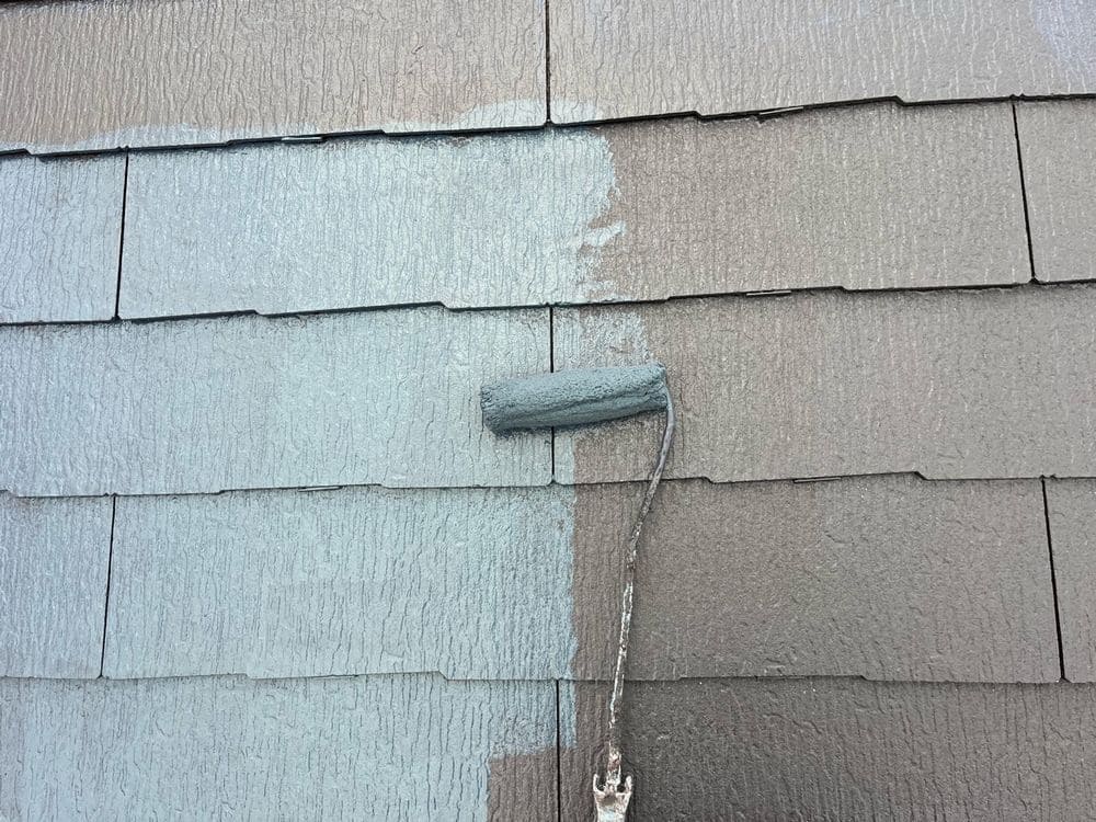 屋根(上塗り2) いなべ市で外壁・屋根塗装をリペイント匠が施工した写真