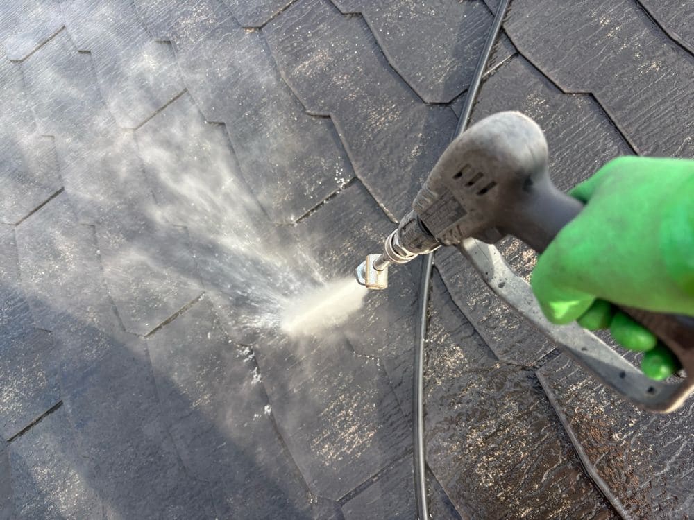 伊勢市の外壁塗装、屋根塗装をリペイント匠が施工した写真