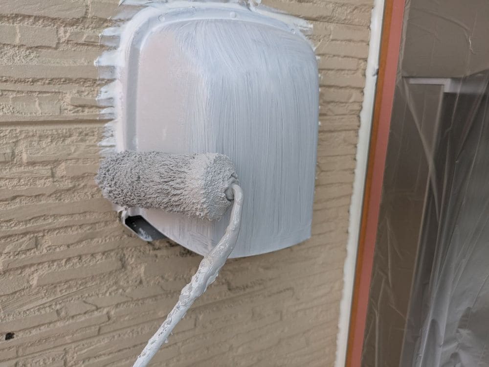 津市久居 N様中塗り (2) 津市の外壁塗装をリペイント匠が施工した写真