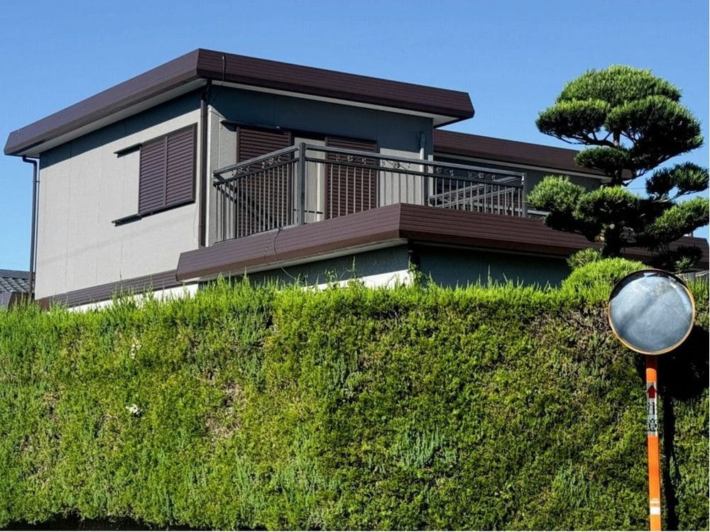 F様(四日市市三滝台)_施工後_外壁全体 四日市市の外壁塗装、屋根塗装をリペイント匠が施工した写真