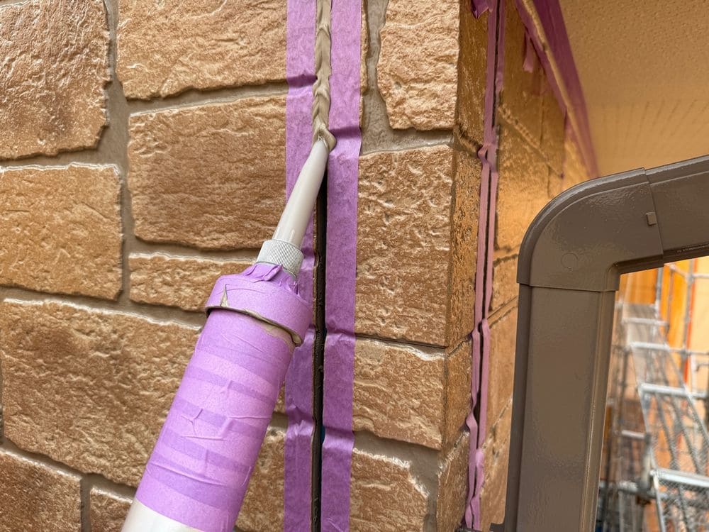 S様_鈴鹿市_シール(打設目地) 鈴鹿市の外壁塗装をリペイント匠が施工した写真