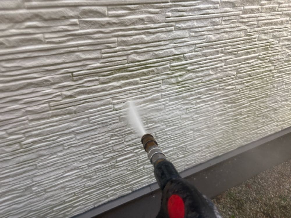 四日市市の外壁塗装、屋根塗装、防水工事をリペイント匠が施工した写真